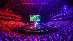 LPL季后赛版本陷阱：英雄连败12场，团战生存能力堪忧与发育周期过长成致命短板